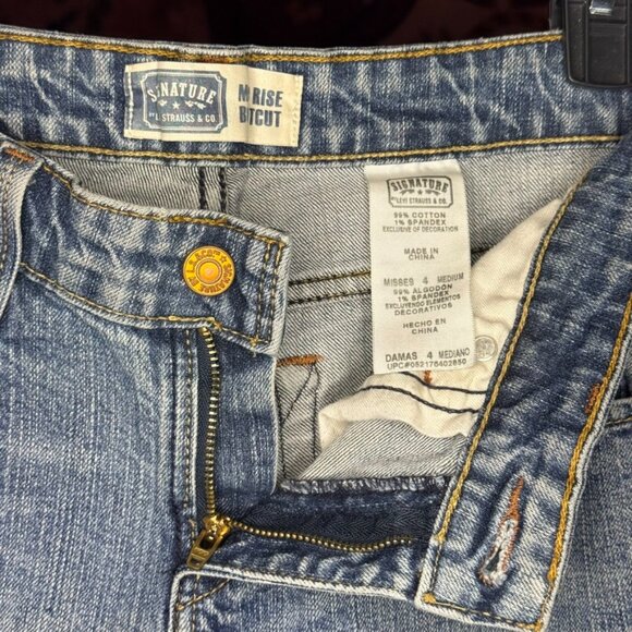 Mid-Rise Bootcut Levi’s - Picture 3 of 3
